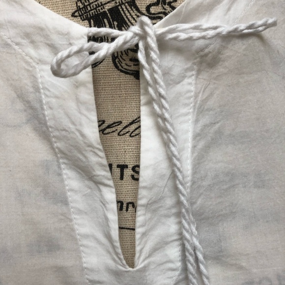 Beautiful Chico’s white tunic top with lovely embroidery  front & back. Size 1 - Picture 4 of 8